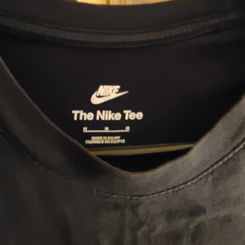 Nike Men's Tee | Black | Men's Medium - Picture 4 of 4